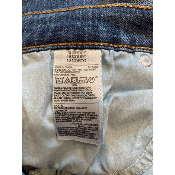 Old Navy Dark Wash Curvy Bootcut Jean - Picture 5 of 5